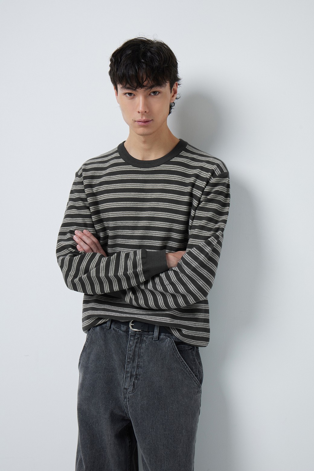 멀티 스트라이프 니트 스웨터 (247) · 차콜 사진 4/4