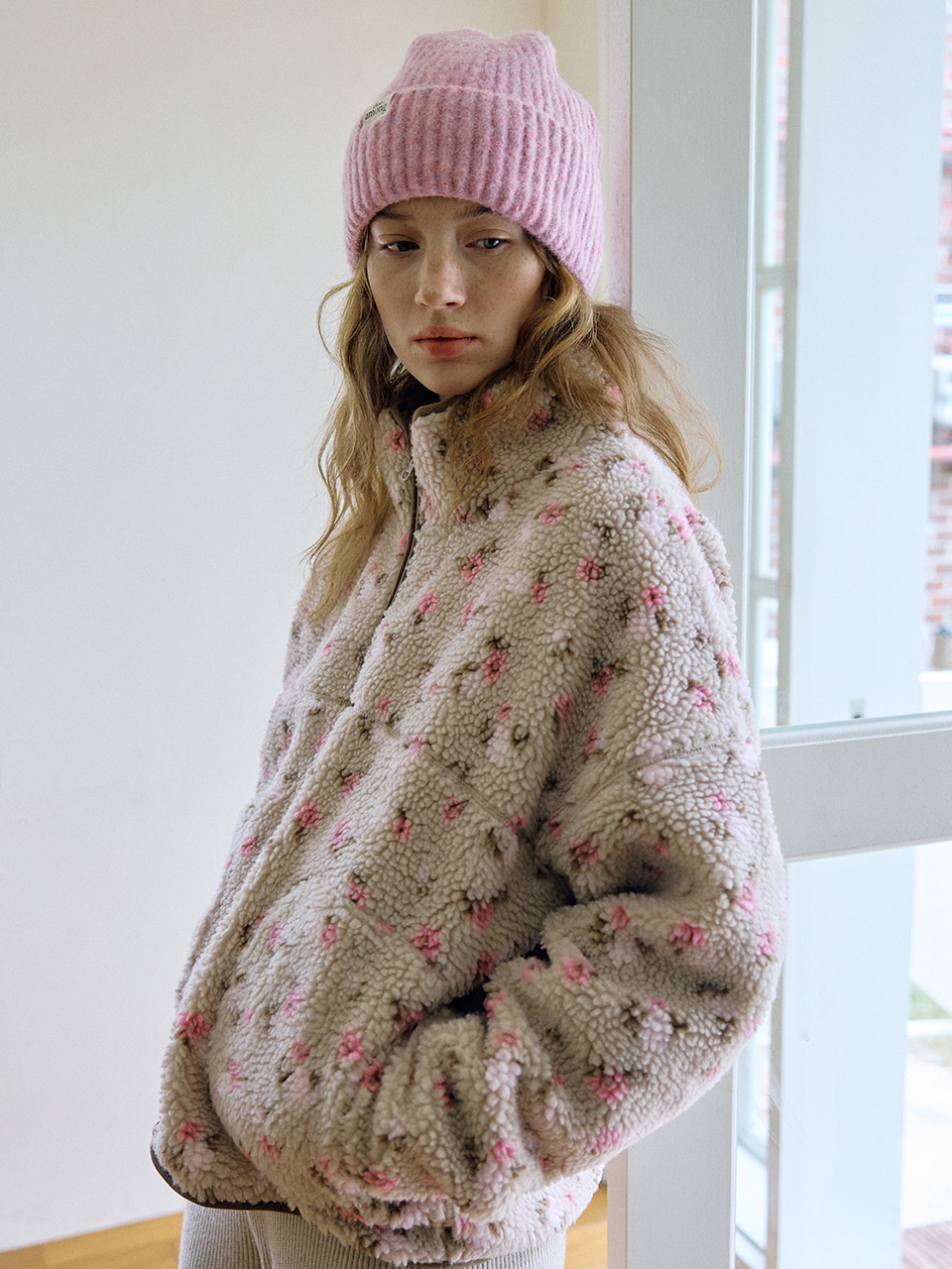 A FLOWER FLEECE JUMPER_BEIGE 사진 2/4