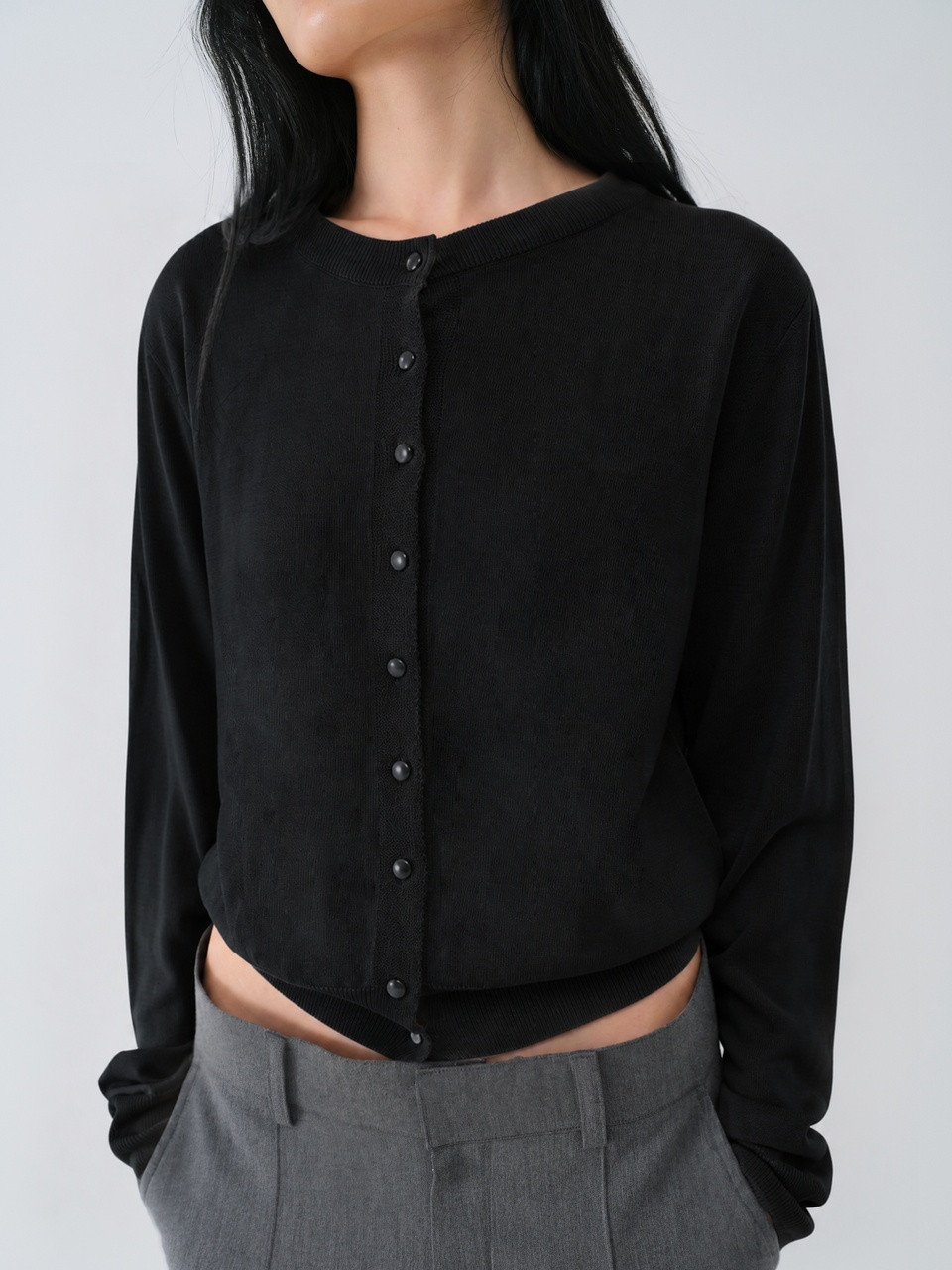 SOFT WOOL TENCEL ROUND CARDIGAN_BLACK 사진 2/4