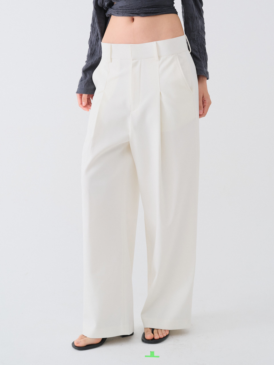 WOOL PINTUCK WIDE SLACKS_IVORY 사진 2/4