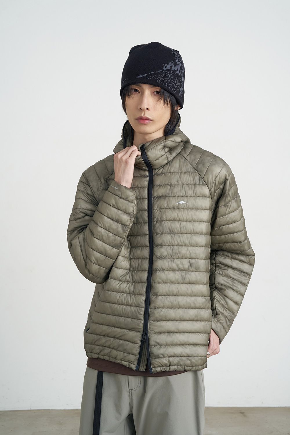 CONTOUR GRAPHIC BEANIE (BLACK) 사진 1/4