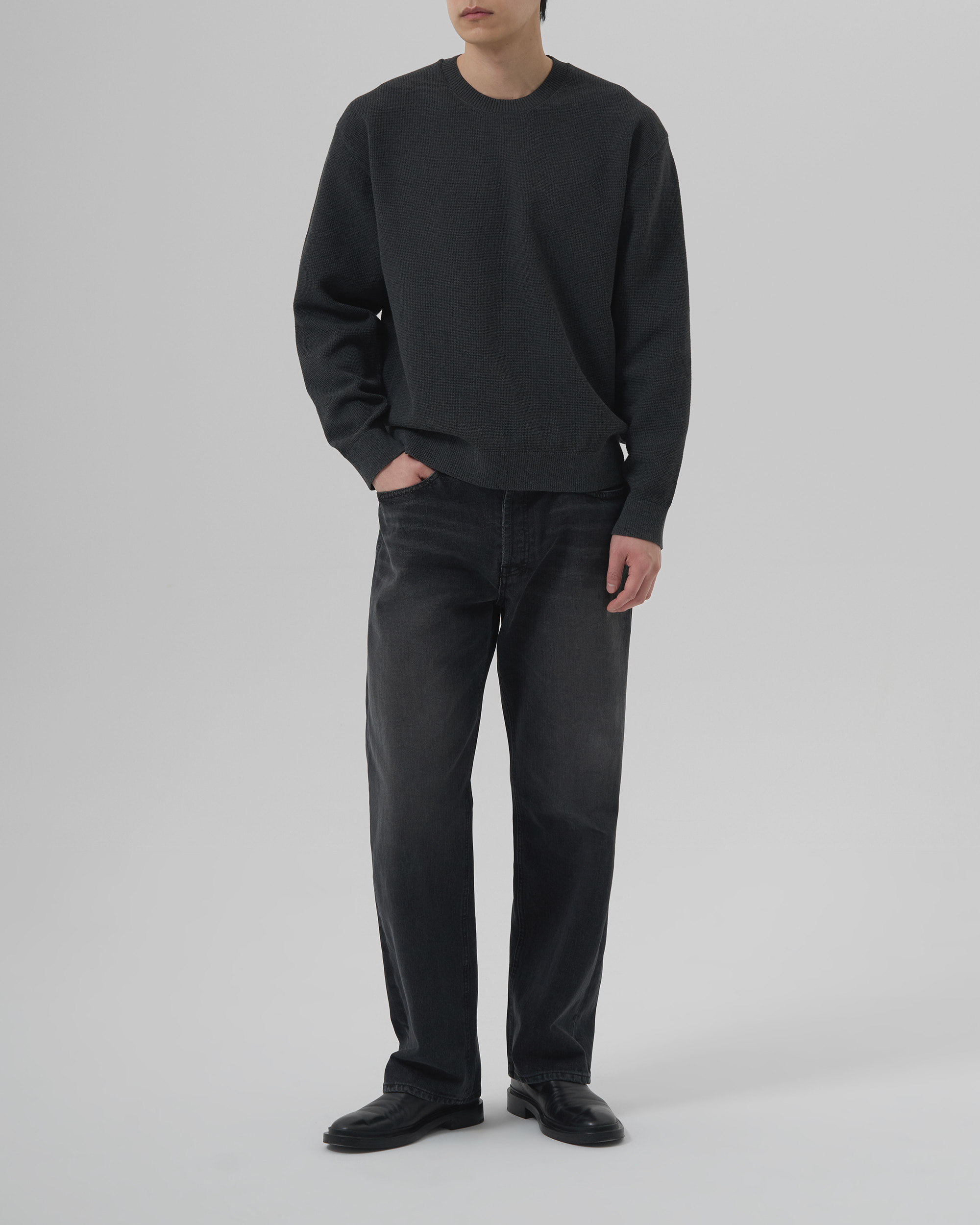 GRAIN COTTON KNIT CREWNECK - CARBON GREY 사진 1/4