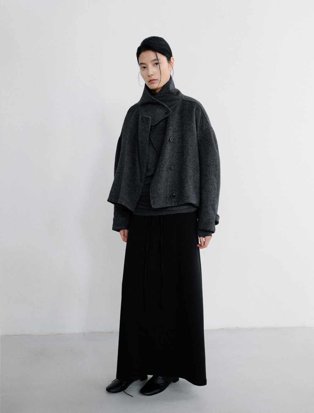 HIGH NECK BELTED SHORT COAT [CHARCOAL] - Low Tide