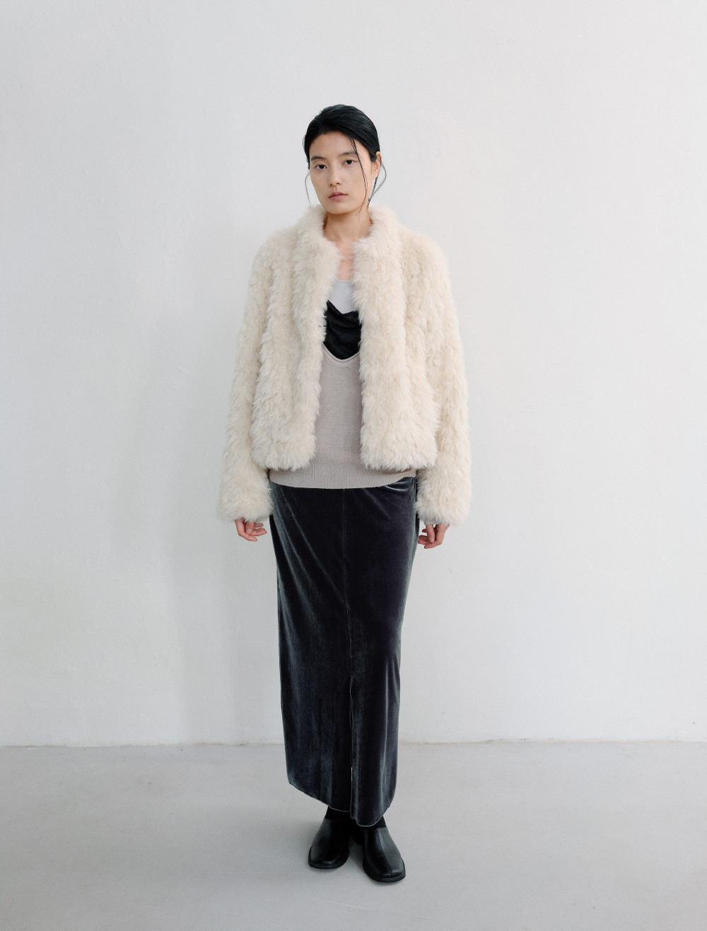 SOFT VELOUR MAXI SKIRT [DARK GREY] - Low Tide 사진 4/4