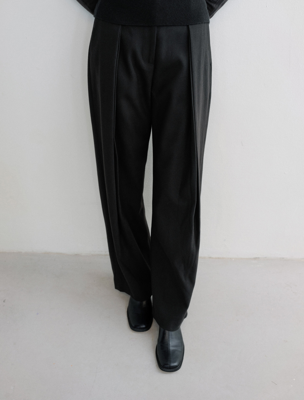 RELAXED DOUBLE TUCK WIDE PANTS [BLACK] - Low Tide 사진 4/4