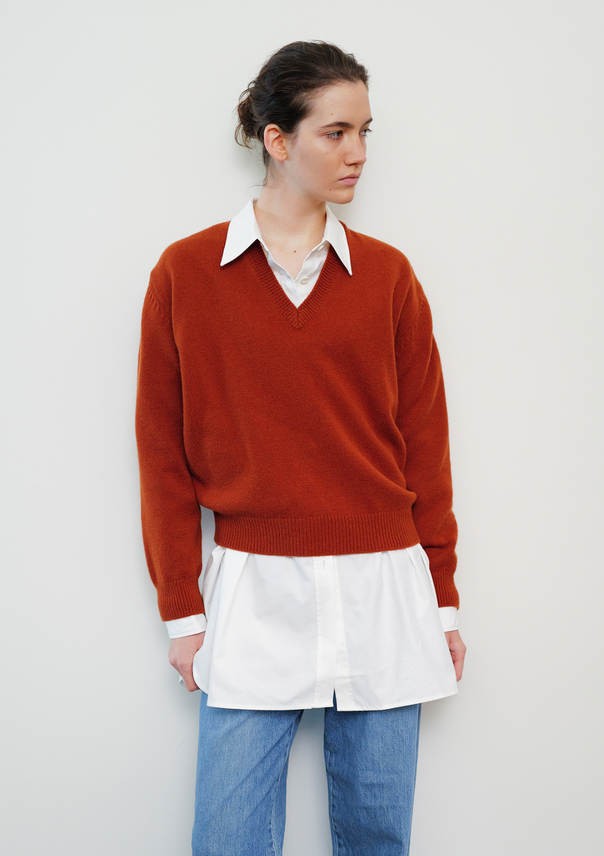 24 Deep V-Neck Knit in Brick 사진 1/4