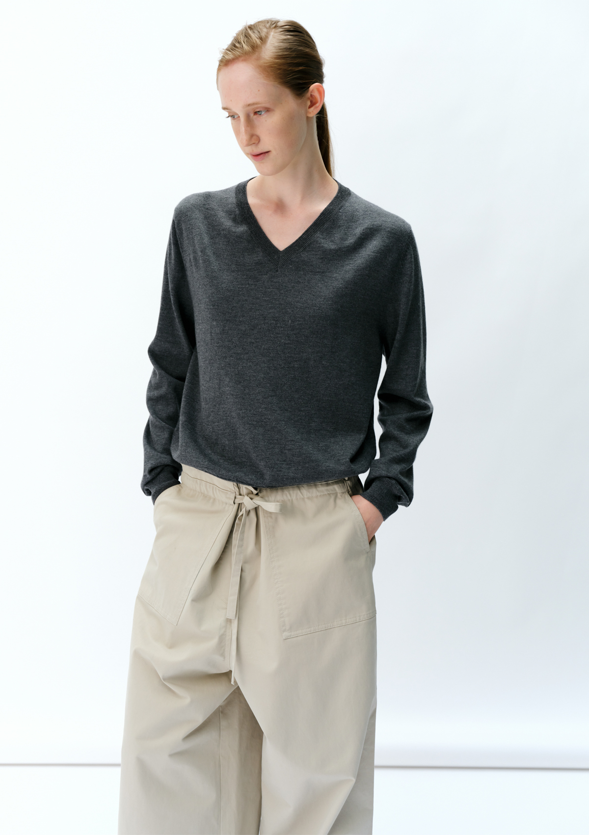 Merino Classic V-Neck Knit in Gray