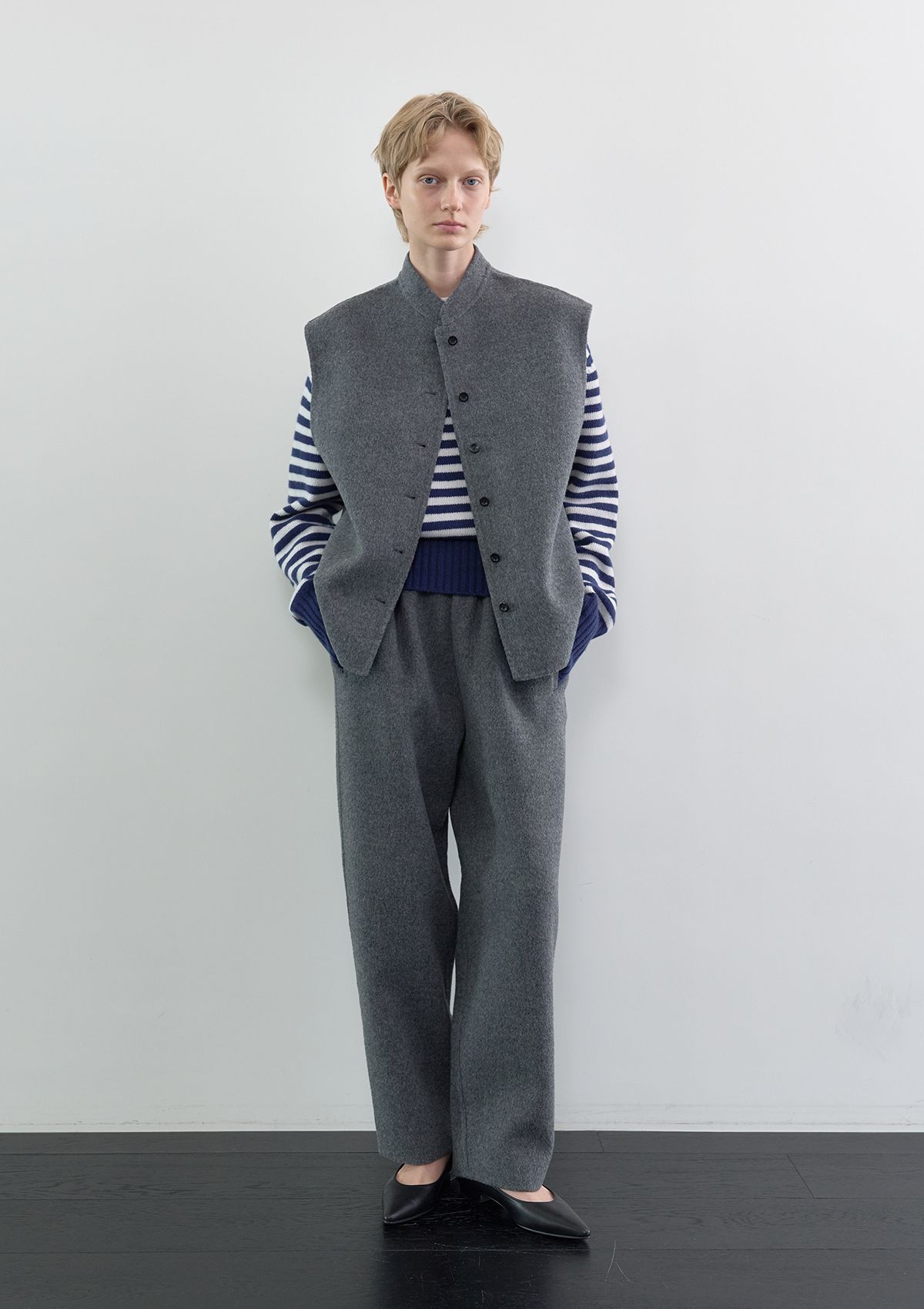 Handmade Vest in Gray 사진 2/4