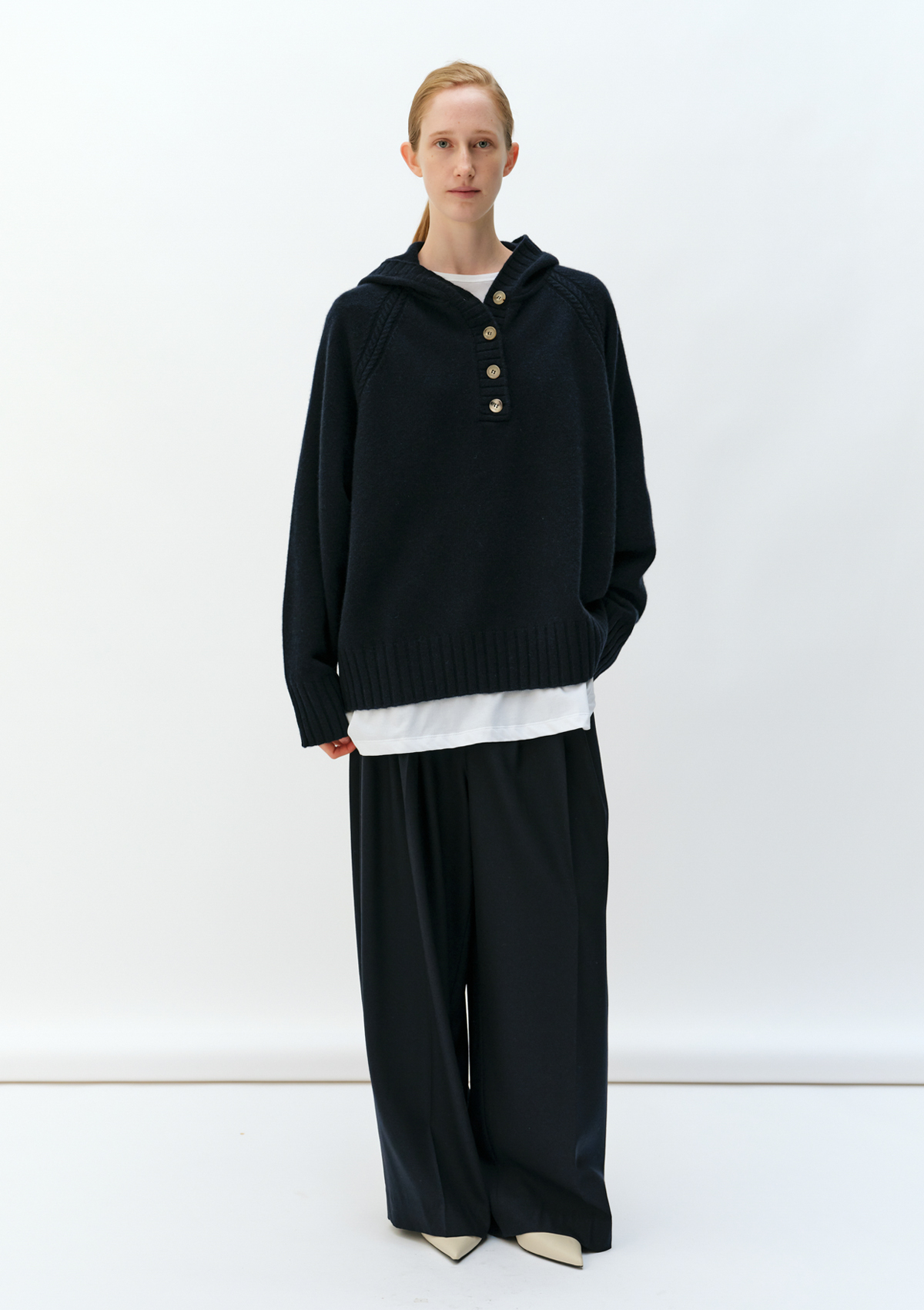 Room Hooded Knit in Navy 写真 2/4