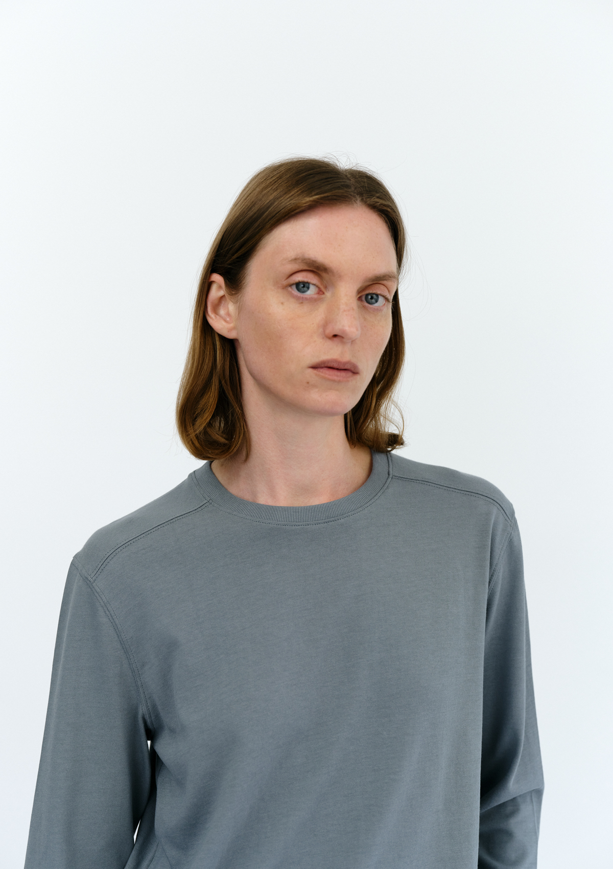 Nico R-Neck T-shirt in Fog Blue 사진 4/4