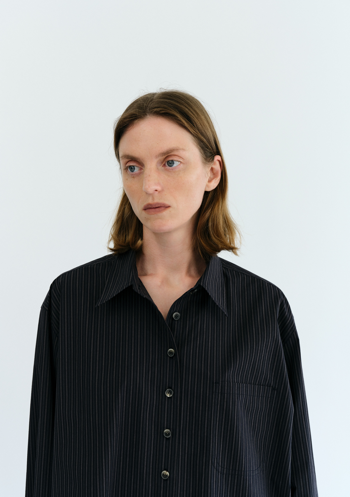 Menton Henley Shirt in Navy Stripe 사진 3/4