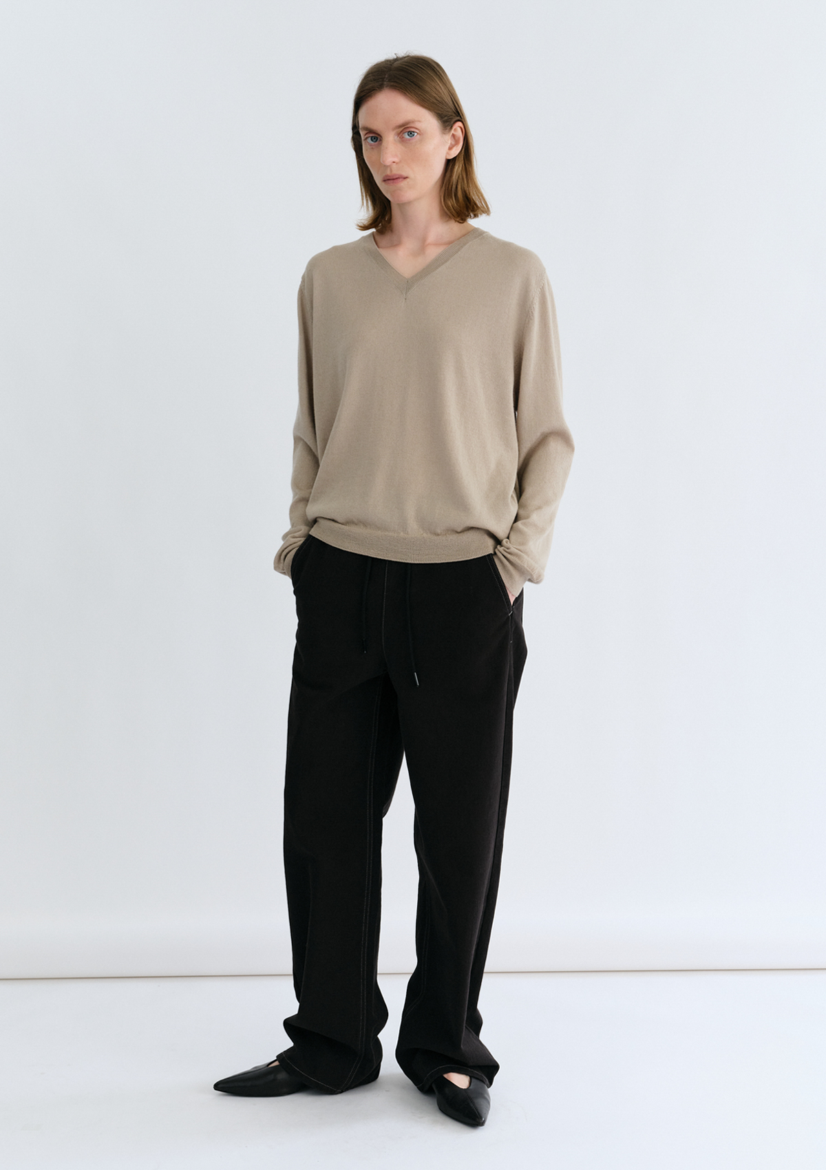 Merino Classic V-Neck Knit in Beige