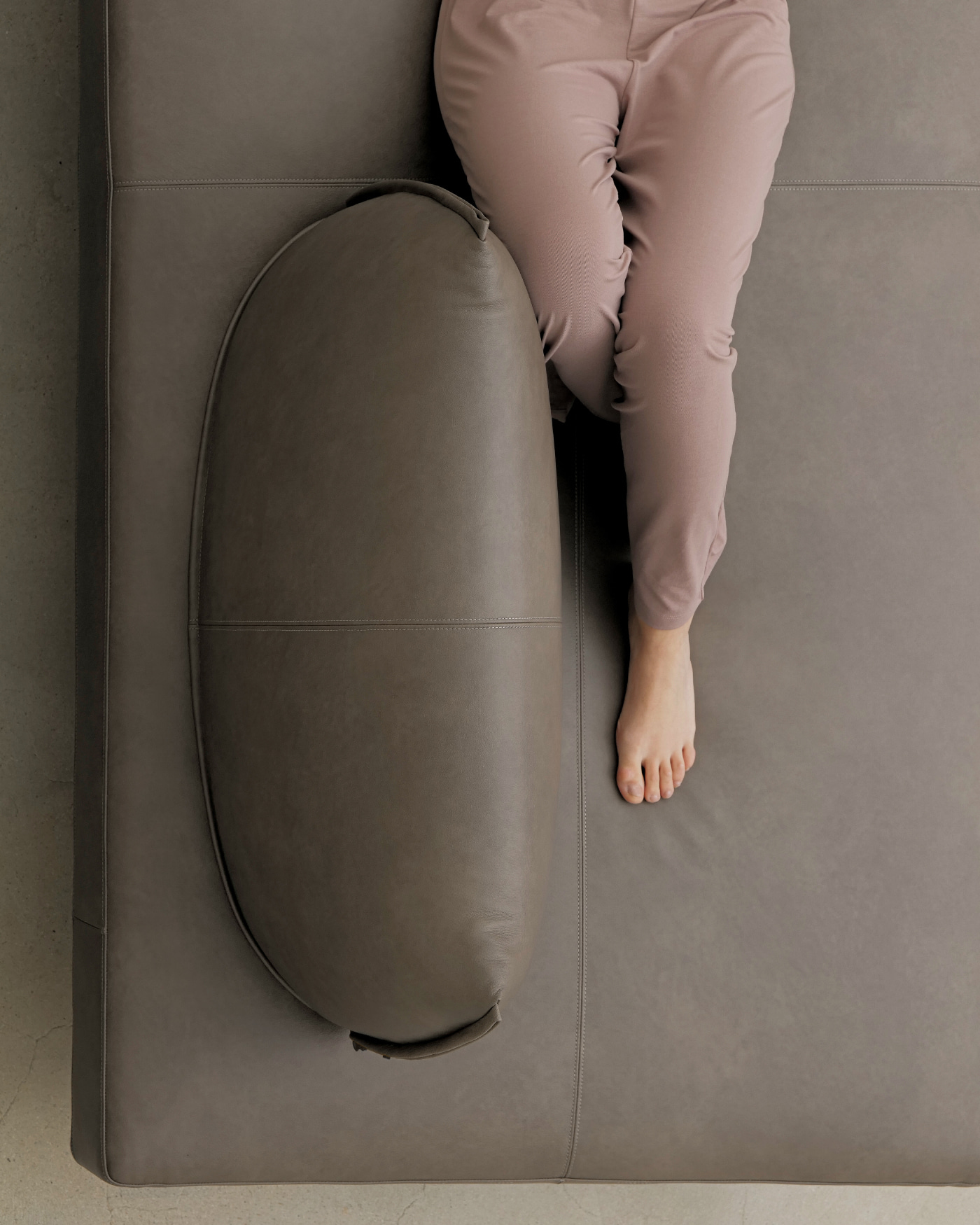 ALTER CUSHION | Leather