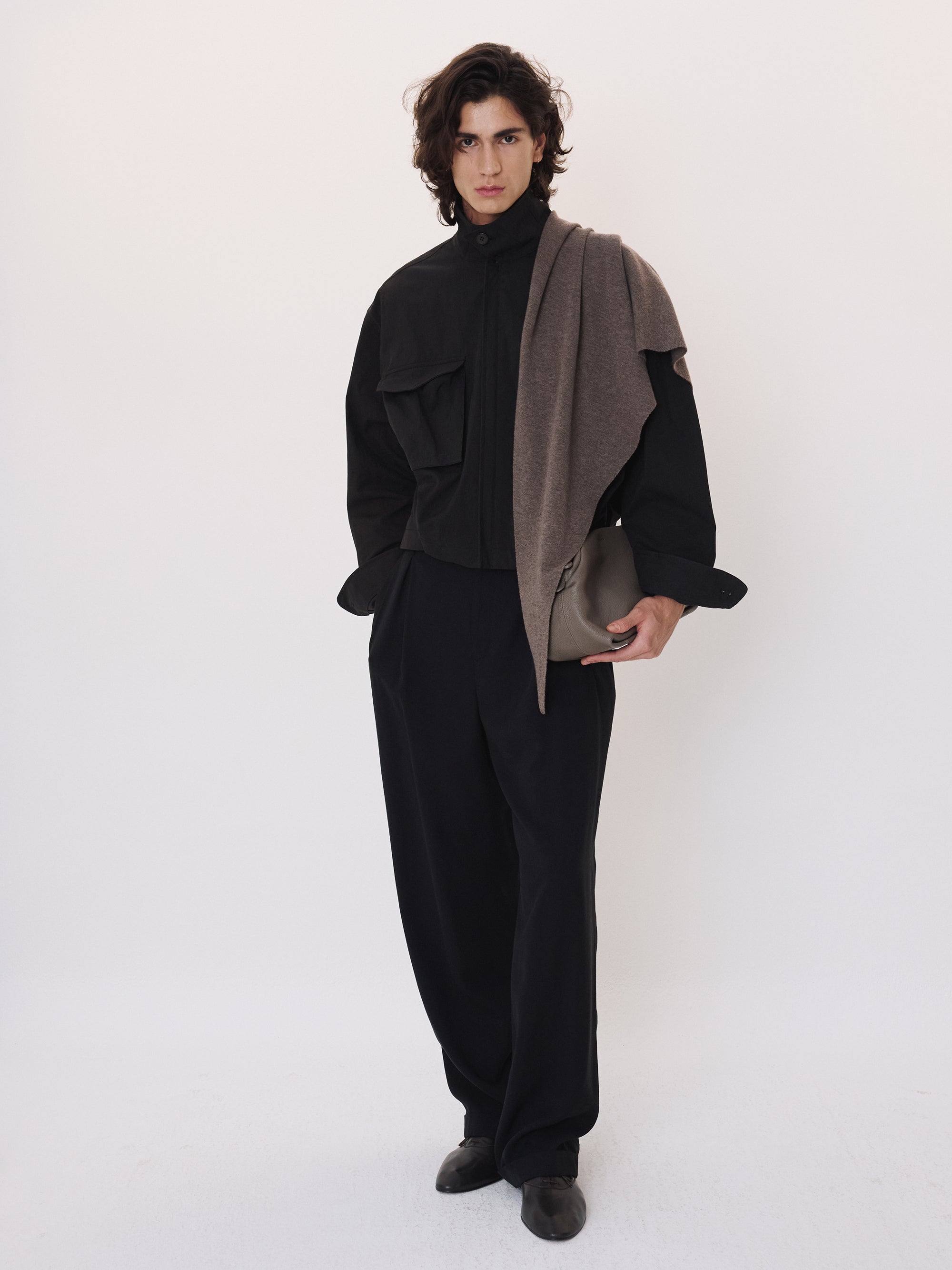 Pocket Detail Crop Jacket (Black) 写真 2/4