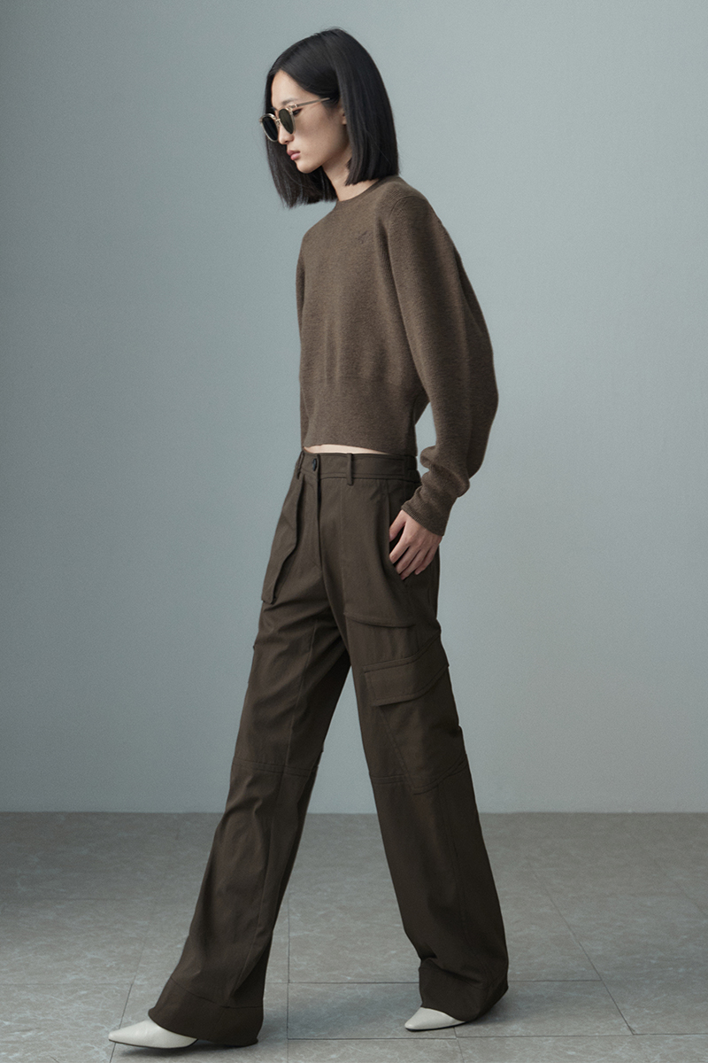 WIDE POCKET CARGO PANTS TRUFFLE 사진 1/4