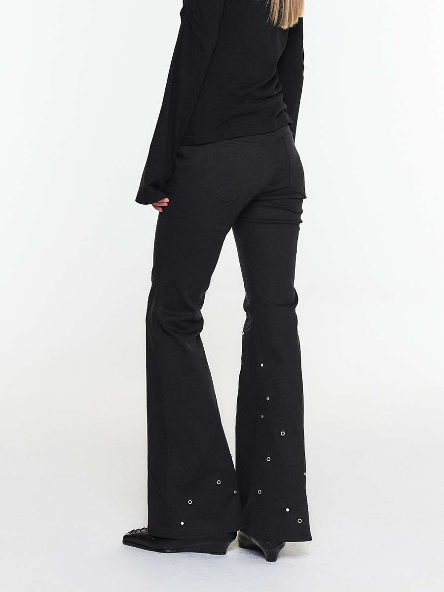 STUDDED PANEL LINE BOOTCUT PANTS BLACK 사진 2/4