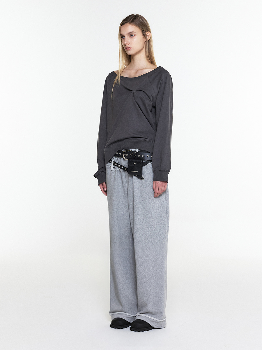 PIN-TUCK ASYMMETRIC LONG SLEEVE CHARCOAL 사진 3/4