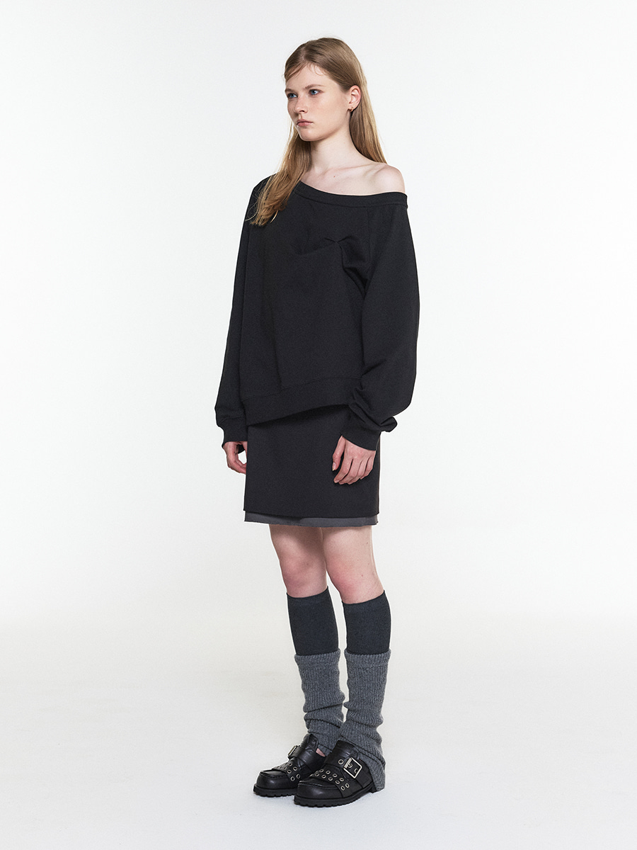 PIN-TUCK ASYMMETRIC LONG SLEEVE BLACK 사진 3/4