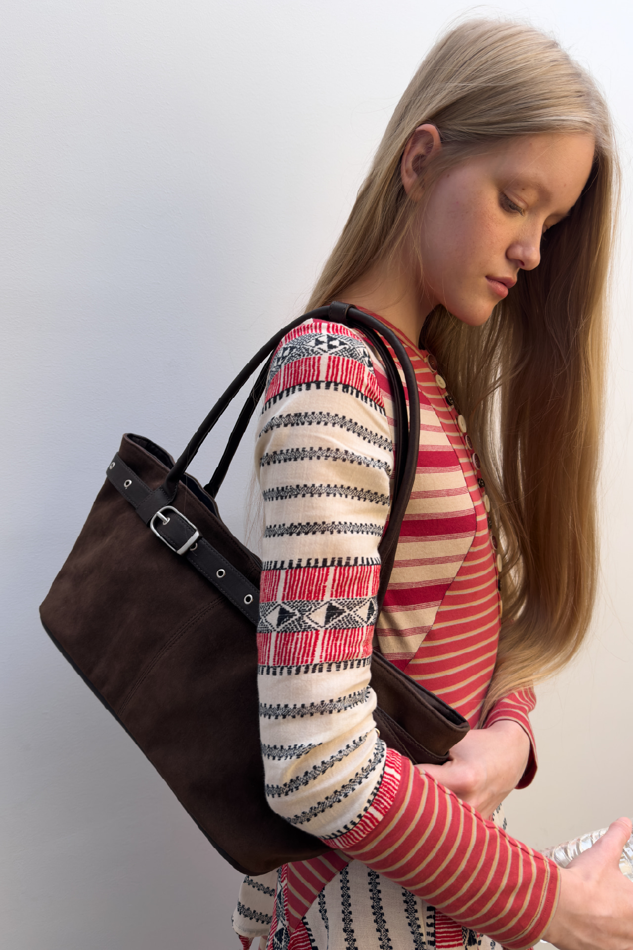 벨티드 보트 백 belted boat bag (suede brown) 사진 3/4