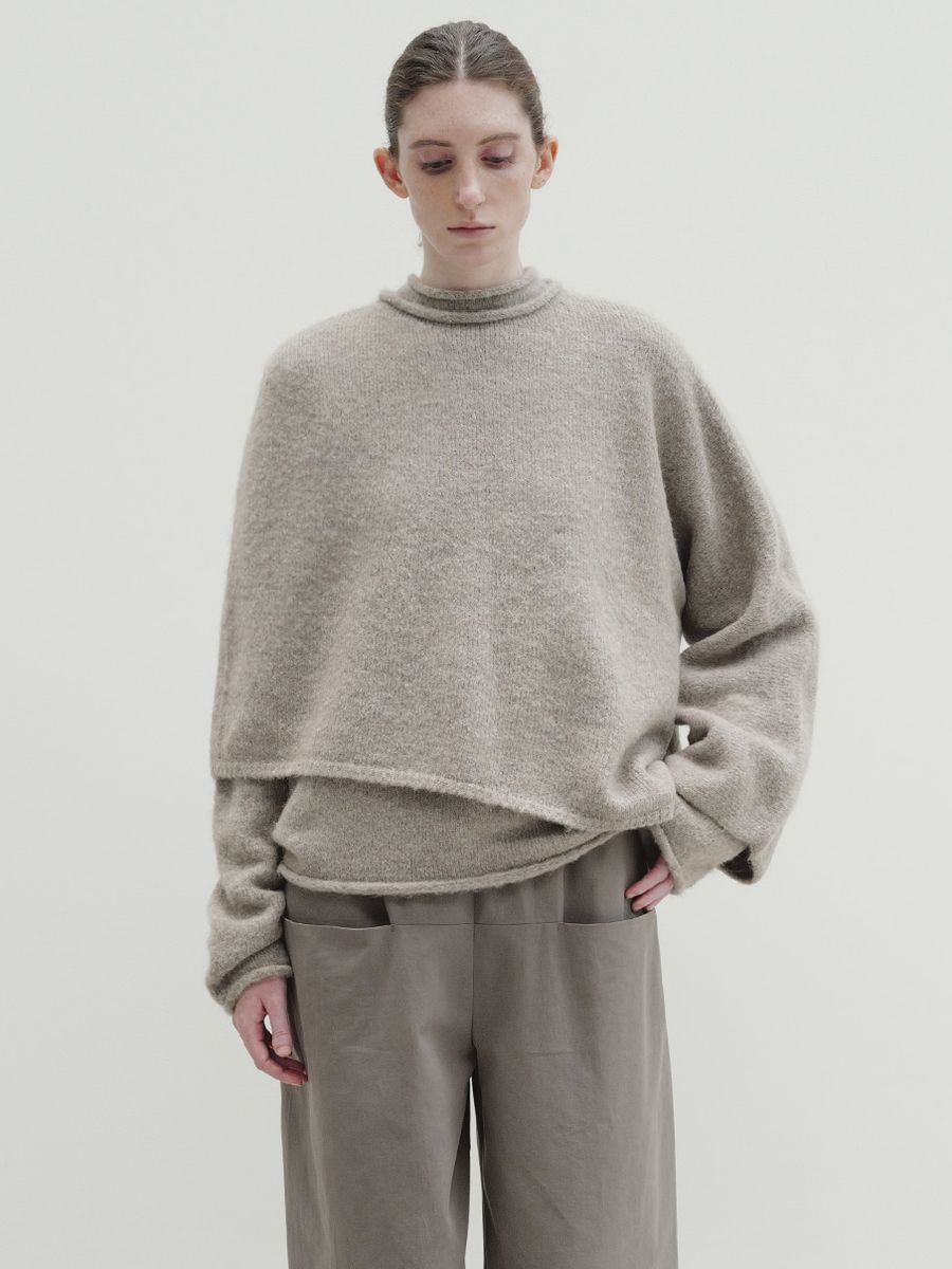 Ash-colored cape knit