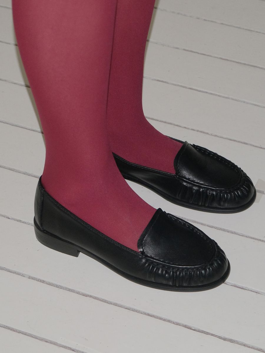 Black shirring loafers