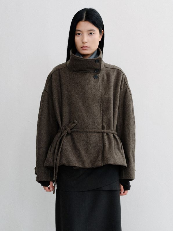 HIGH NECK BELTED SHORT COAT [BROWN] - Low Tide
